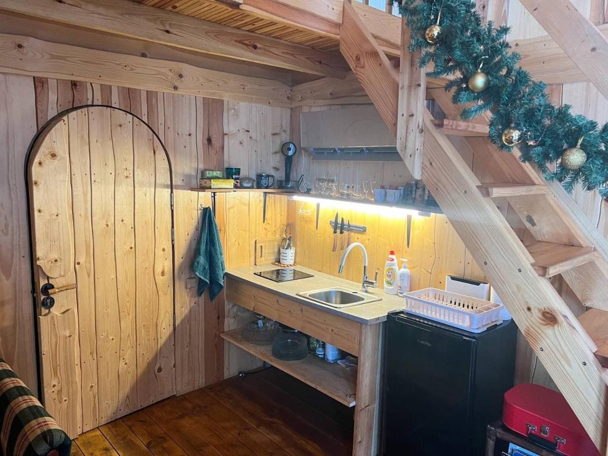 Dragon House In The Tree! Jacuzzi, Sauna ,Cinema,Heated Lici  Bagian luar foto